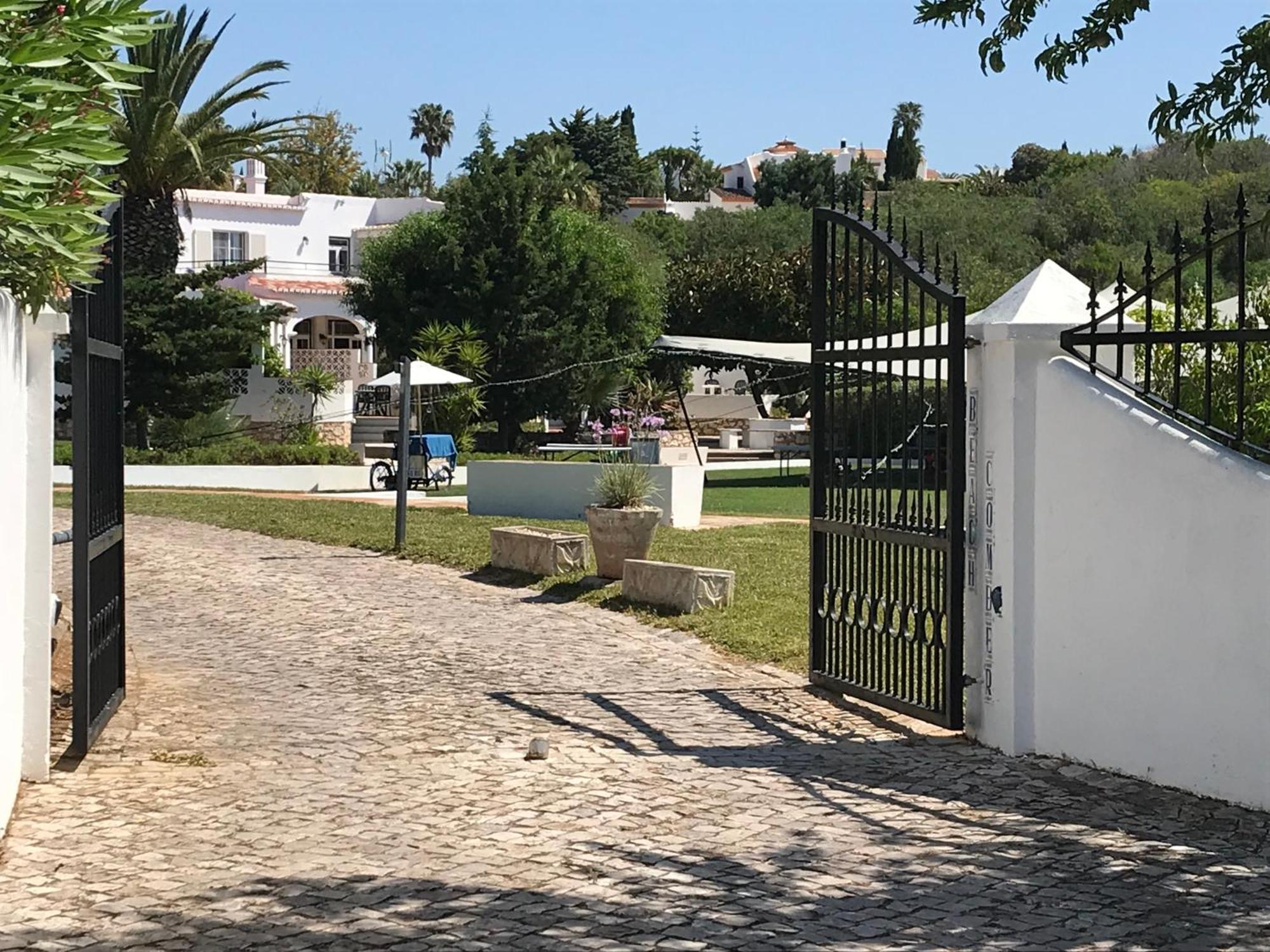 Casa Beachcomber Le Jardin Des Arts Lägenhet Lagos Exteriör bild